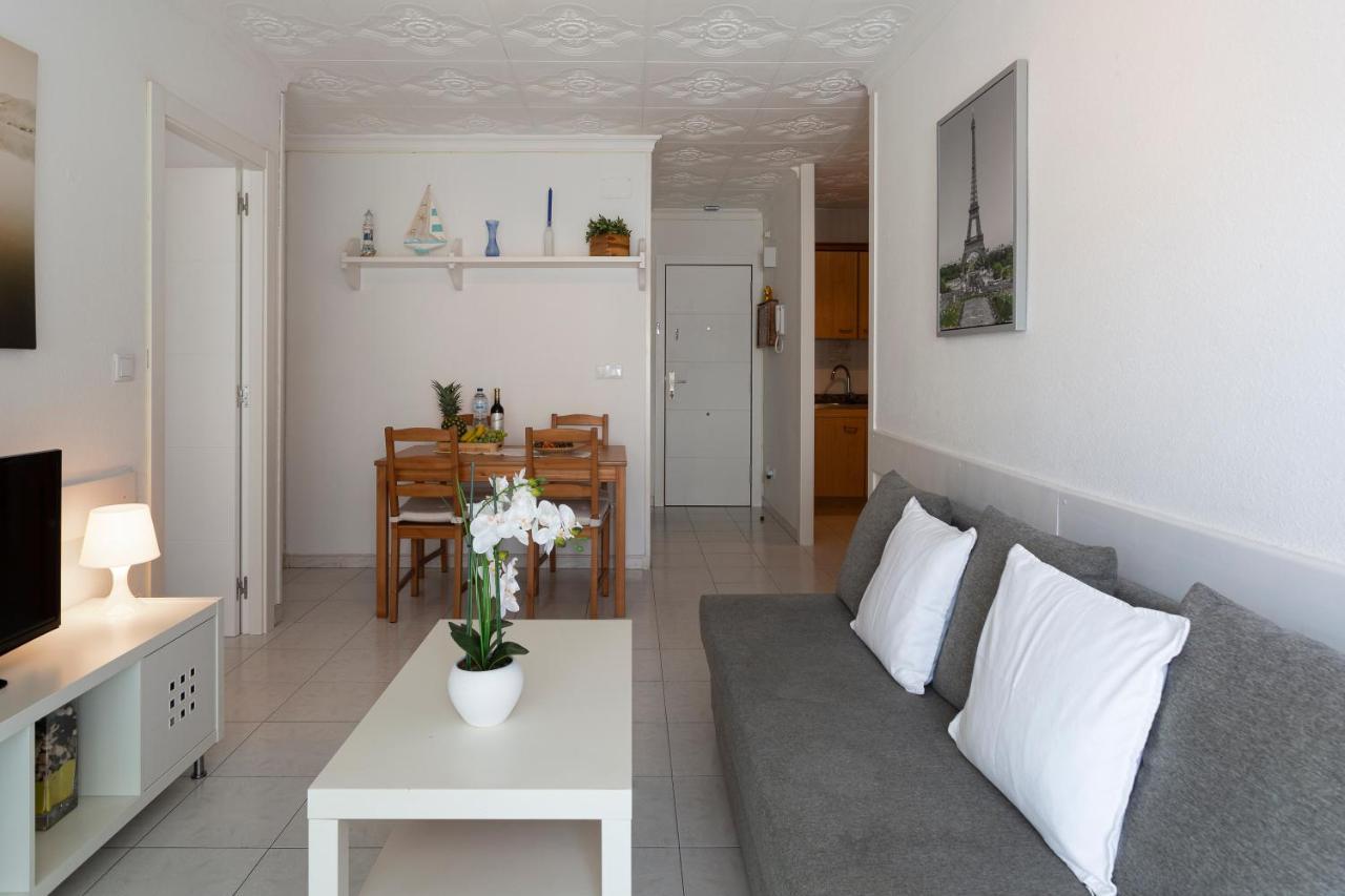 Apt 200 Meters From The Beach Id Бланес Екстериор снимка